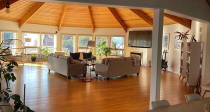 Unique and Stunning 3 Bedroom Home with Ocean View