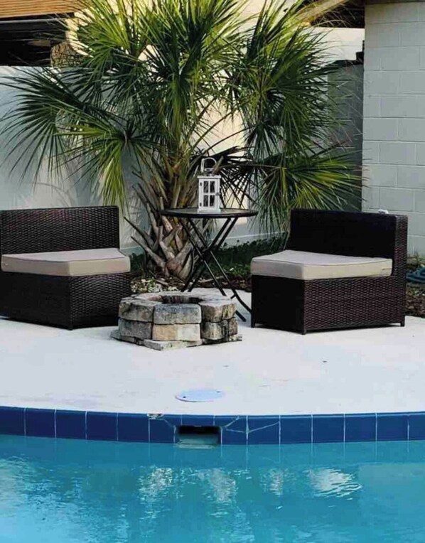 Outdoor pool, a heated pool