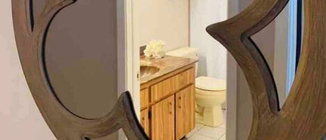 Combined shower/bathtub, hair dryer, towels, soap