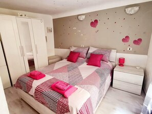 2 Schlafzimmer, Bügeleisen/Bügelbrett, WLAN, Bettwäsche