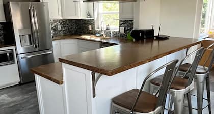 Three bedroom home near the University of New Mexico and heart of Albuquerque