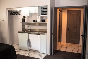 Fridge, microwave, stovetop, coffee/tea maker