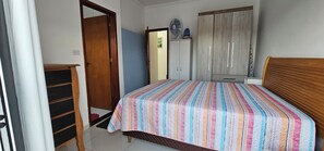 2 quartos, ferros/tábuas de passar roupa, Wi-Fi