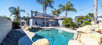 Relaxing Pool and Spa Beautiful NW Bakersfield