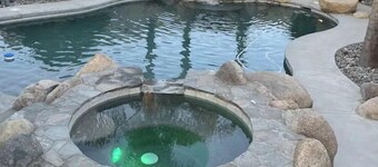 Relaxing Pool and Spa Beautiful NW Bakersfield