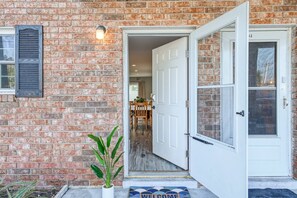 Condo (The Octopus Sanctuary) | Exterior