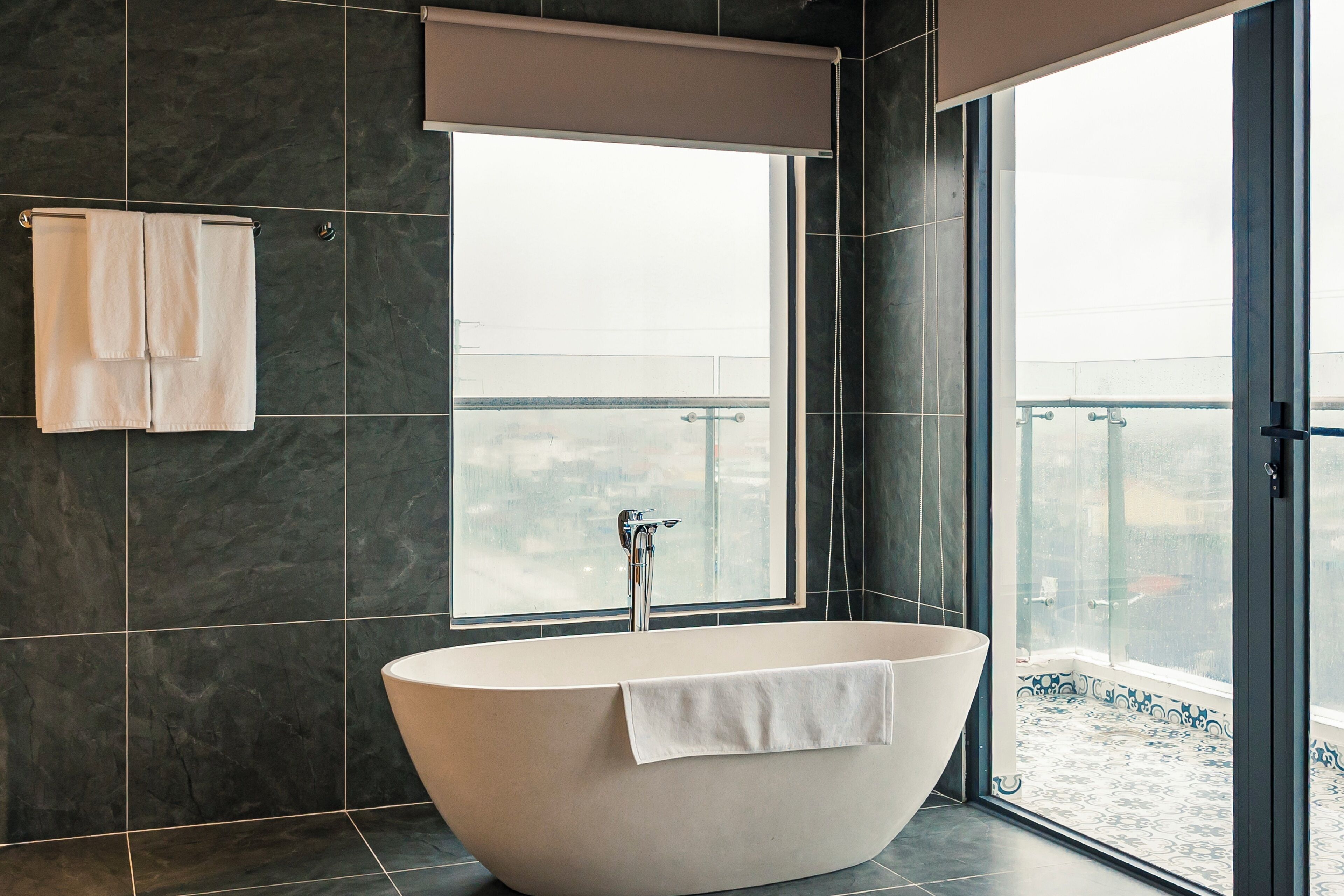 Grand Double Room | Bathroom | Separate bathtub and shower, hair dryer, bathrobes, slippers