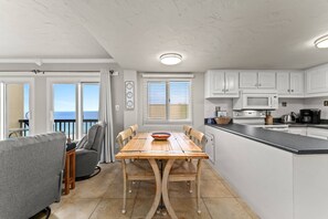 Condo (Pinnacle Port A533 (2/2)) | Exterior