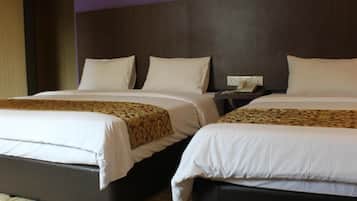 Family Triple Room | Seterika/papan seterika, Wi-fi percuma