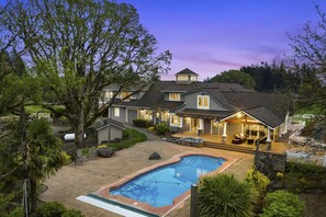 Unclassified image, 3 of 48, button - World Renowned Roloff Farms, Billiards, Game Room, On Acres of Farmland (Hillsboro)