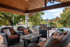 Unclassified image, 2 of 48, button - World Renowned Roloff Farms, Billiards, Game Room, On Acres of Farmland (Hillsboro)