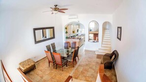 Interior - Double Views: Sea & Lagoon · VIP Villa (CancÃºn)