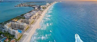 4 Bedroom Lagoonfront Villa in Hotel Zone Cancun