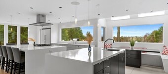 Modern 7-BR Chalet Minutes to Mt. Sunapee