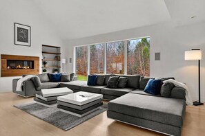 TV, fireplace, stereo, offices