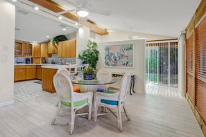 Casa (228 Bay Shore Dr) | Exterior