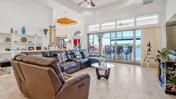 House (4604 NW 33rd Ter) | Exterior