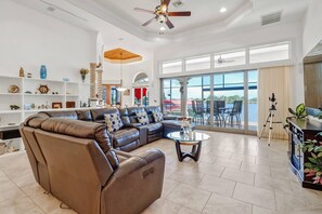 House (4604 NW 33rd Ter) | Exterior - 4604 NW 33rd Ter (Cape Coral)