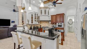 House (4604 NW 33rd Ter) | Exterior