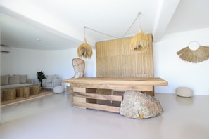 Reception - LIFE SUITES (Mykonos)