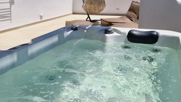 Studio Suite Junior, hot tub | Pemandangan dari kamar