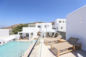 Maisonette with Hot Tub & Pool access | 2 개의 침실, 오리/거위털 이불, 필로우탑 침대, 객실 내 금고