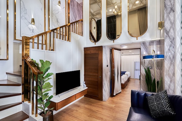 Premium Quadruple Room, 2 Bedrooms | In-room safe, soundproofing, free WiFi, bed sheets