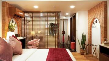 Luxury Quadruple Room, 2 Bedrooms | In-room safe, soundproofing, free WiFi, bed sheets