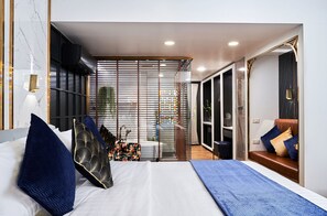 Premium Quadruple Room, 2 Bedrooms | In-room safe, soundproofing, free WiFi, bed sheets