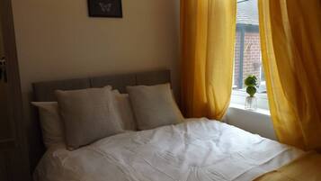 Deluxe Double Room, 1 Double Bed | Free WiFi, bed sheets
