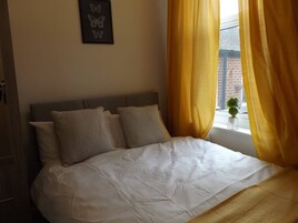 Deluxe Double Room, 1 Double Bed | Free WiFi, bed sheets