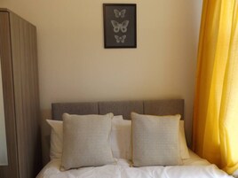 Deluxe Double Room, 1 Double Bed | Free WiFi, bed sheets