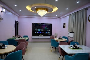 Restaurant - Hotel Buddha International (Patna)
