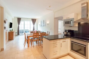 Fridge, microwave, oven, stovetop - Apartment Zwieselstein near Ski Slopes (Zwieselstein, Sölden)