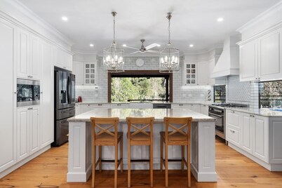 Private, country retreat - with pool, spa and fire pit. Pet friendly. 