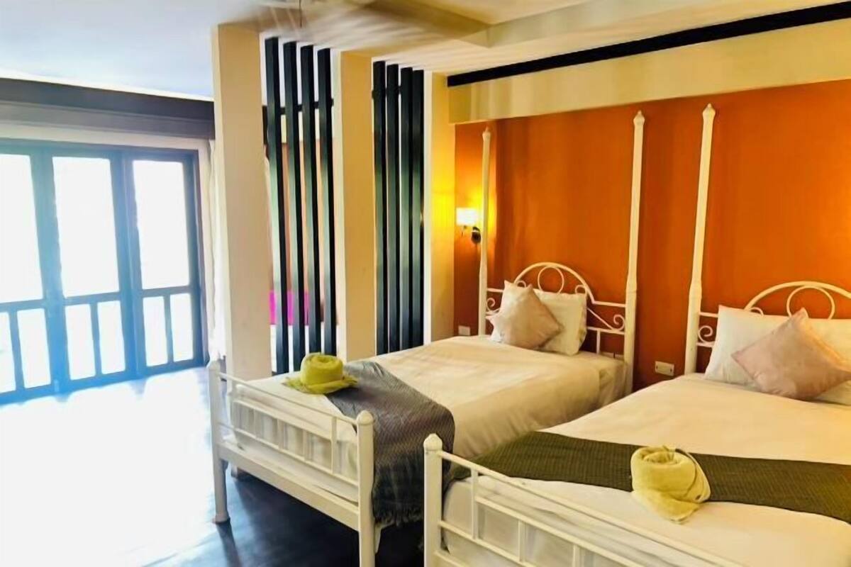 Down comforters, memory foam beds, in-room safe, soundproofing
