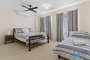 3 bedrooms, desk, iron/ironing board, free WiFi