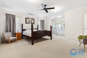 3 Schlafzimmer, Schreibtisch, Bügeleisen/Bügelbrett, kostenloses WLAN