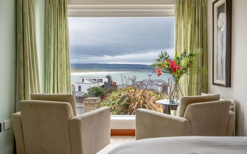 3 mins from Golf and Beach -Rest & Relaxation