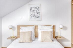 2 chambres, bureau, lit parapluie, accès Internet