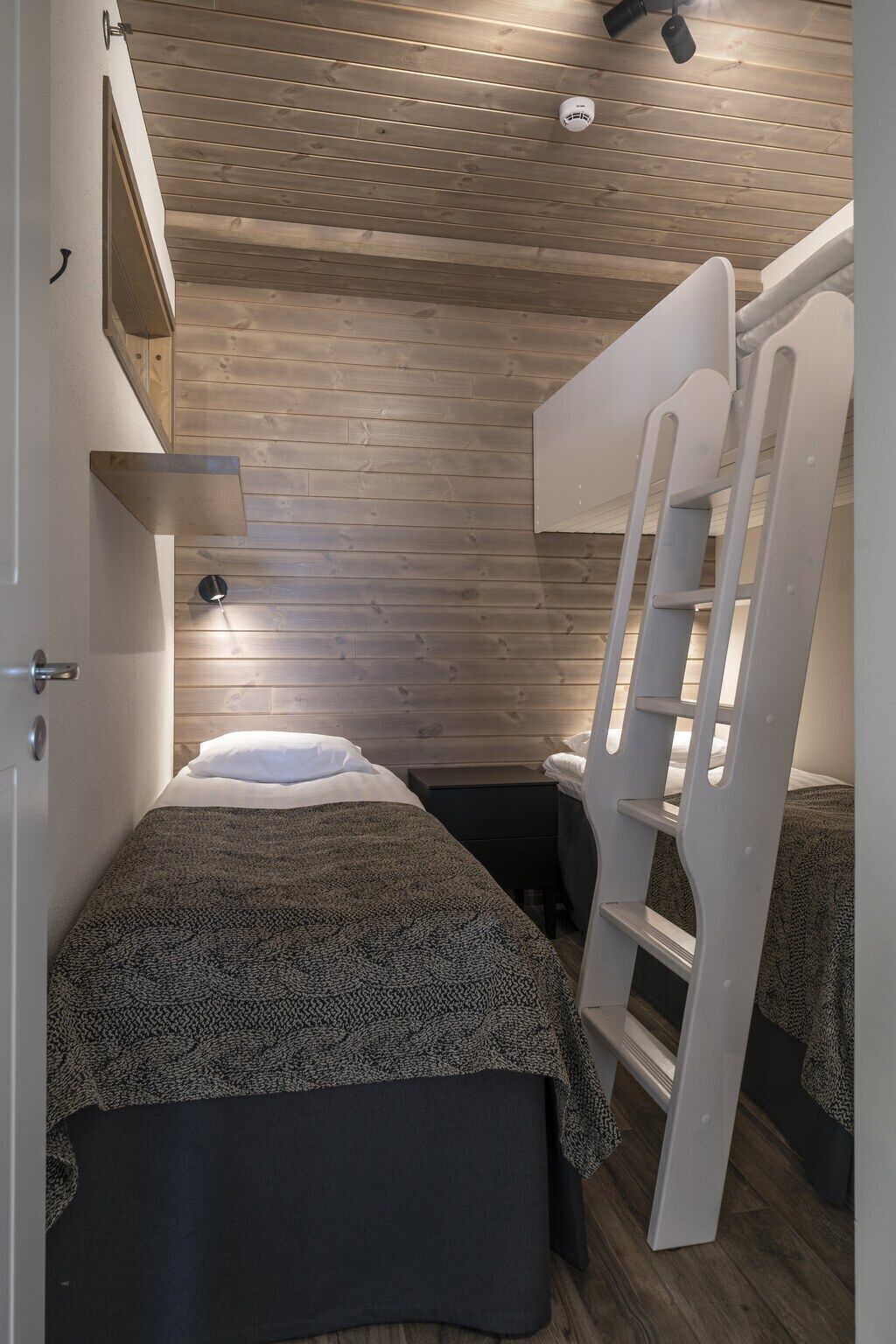 Laptop workspace, iron/ironing board, free WiFi, bed sheets