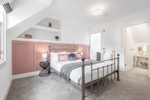 4 bedrooms, iron/ironing board, travel crib, free WiFi
