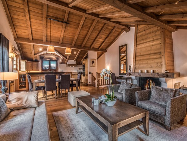TV, fireplace