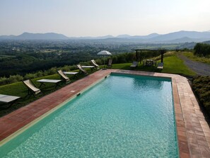 Pool - Villa in Segromigno In Monte with 6 bedrooms sleeps 12 (Segromigno In Monte)
