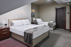 Superior Triple Room | Egyptian cotton sheets, premium bedding, memory-foam beds, minibar - Hotel Aline (Sabac)