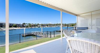 Moondance 2 - Canal front duplex