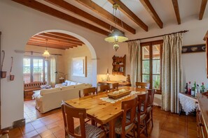 Interior - Can Pinoi by Rentallorca (Inca)