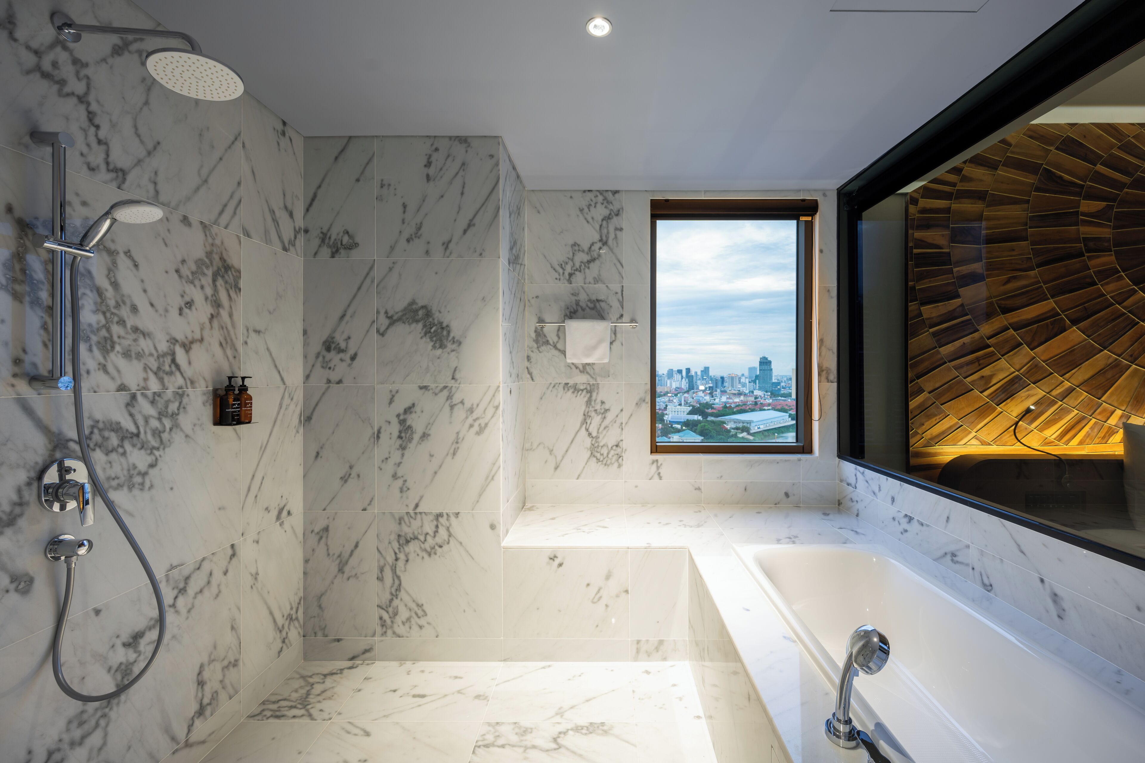 Foto - SUN & MOON, Riverside Hotel