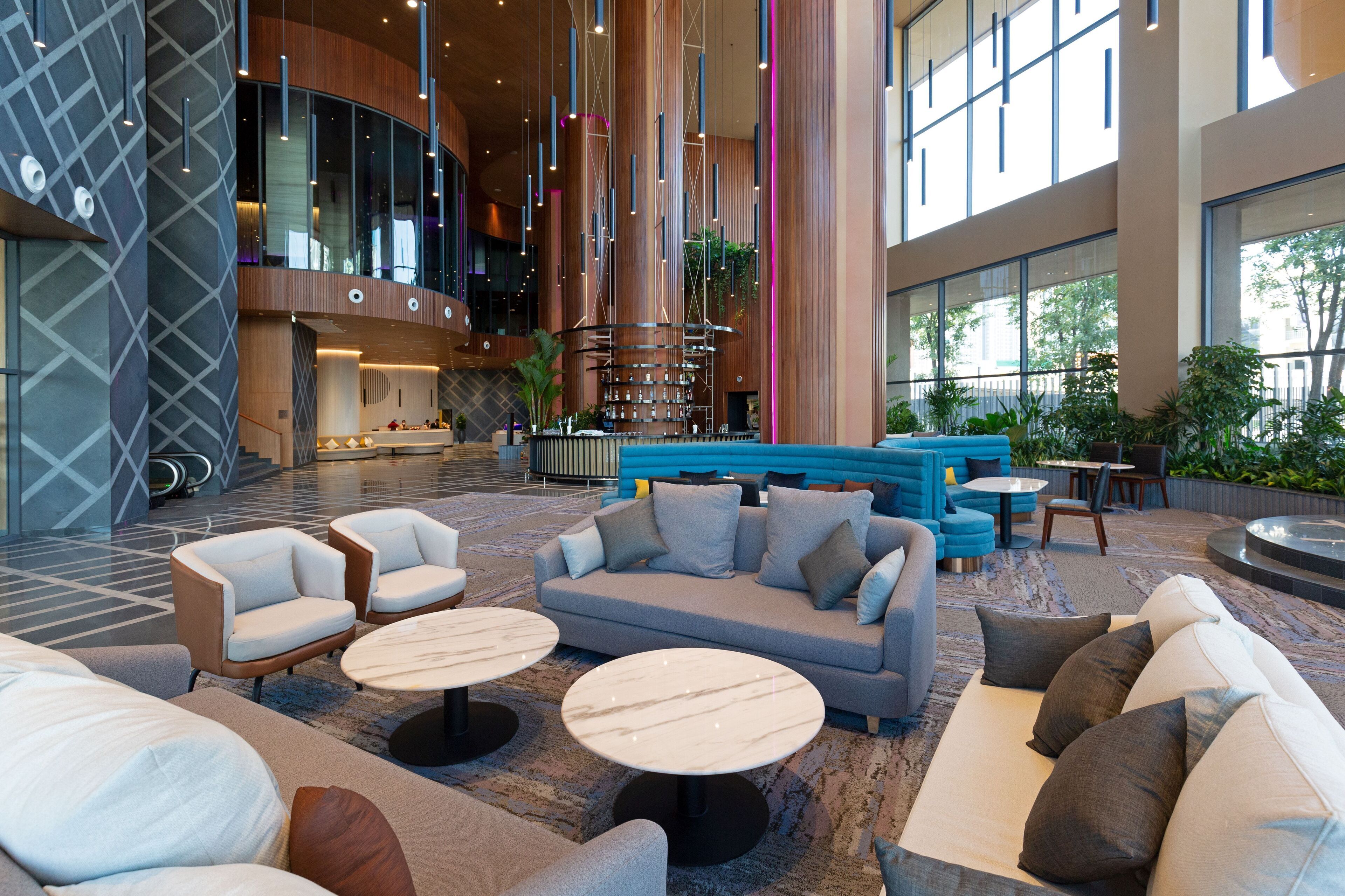 2 bars/lounges, poolside bar