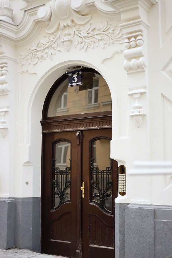 Exterior - HeyMi Apartments Zentagasse (Vienna)